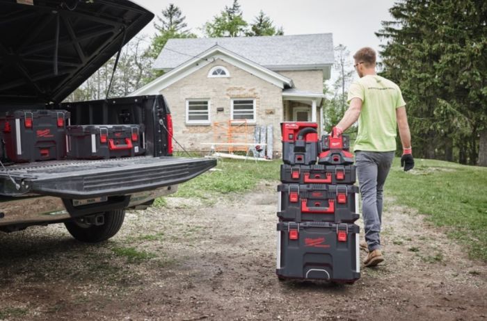Зарядний пристрій MILWAUKEE M18 PC6 (на 6 акк.) PACKOUT, (заміна на 4932498551)