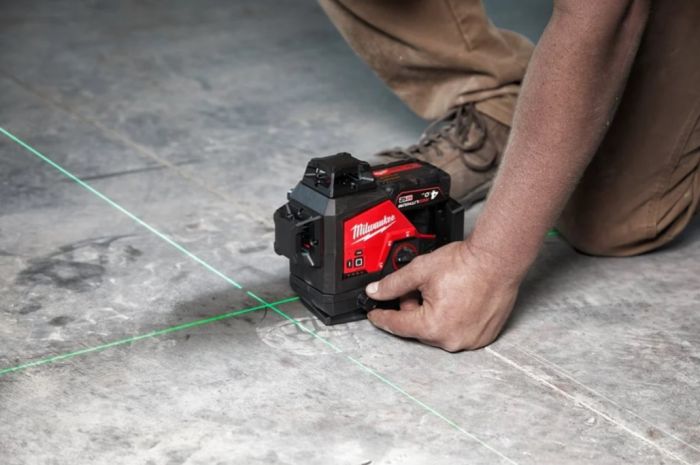 Нівелір лазерний акумуляторний 3D MILWAUKEE M12 3PL-0C (360˚, зелений промінь)