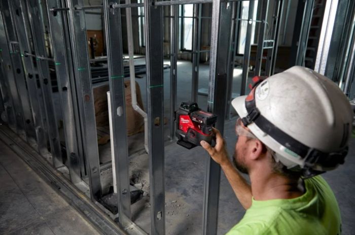 Нівелір лазерний акумуляторний 3D MILWAUKEE M12 3PL-0C (360˚, зелений промінь)