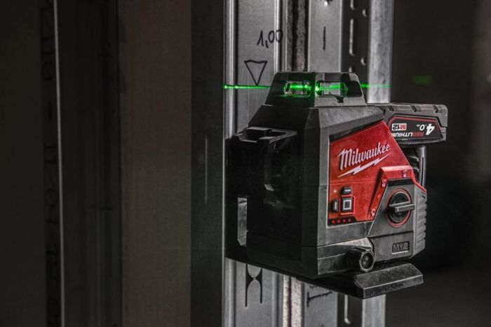 Нівелір лазерний акумуляторний 3D MILWAUKEE M12 3PL-0C (360˚, зелений промінь)