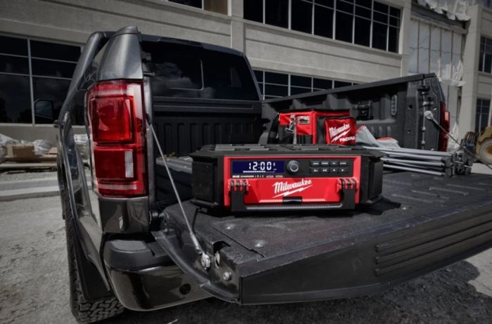 Акумуляторне радіо DAD+/зарядний пристрій M18 PRCDAB+-0 MILWAUKEE PACKOUT