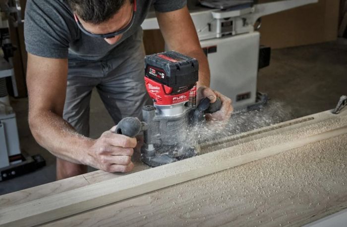 Фрезер акумуляторний кромковий MILWAUKEE M18 FTR8-0X (каркас+HDкейс)