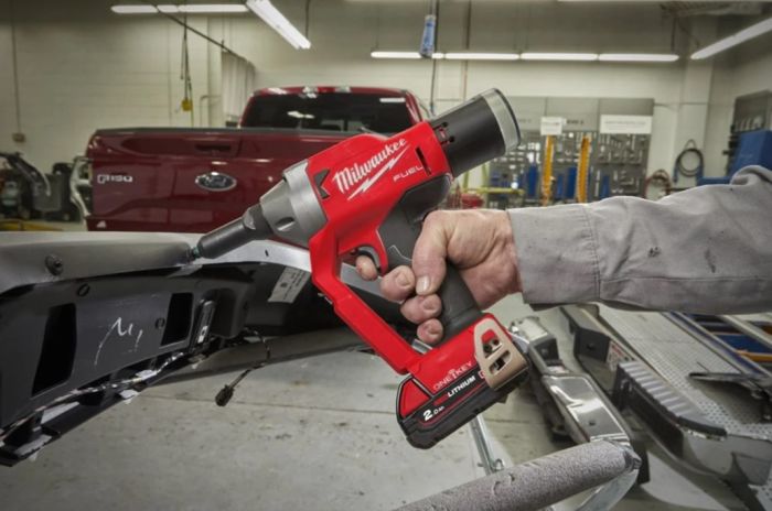Заклепочник акумуляторний безщітковий MILWAUKEE M18 ONEFPRT-0X (Ø4,8-7,0мм)(каркас+HDкейс)