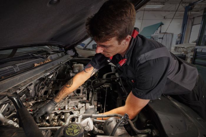 Ліхтар світлодіодний акумуляторний шийний (зарядка через USB) MILWAUKEE L4 NL400-301