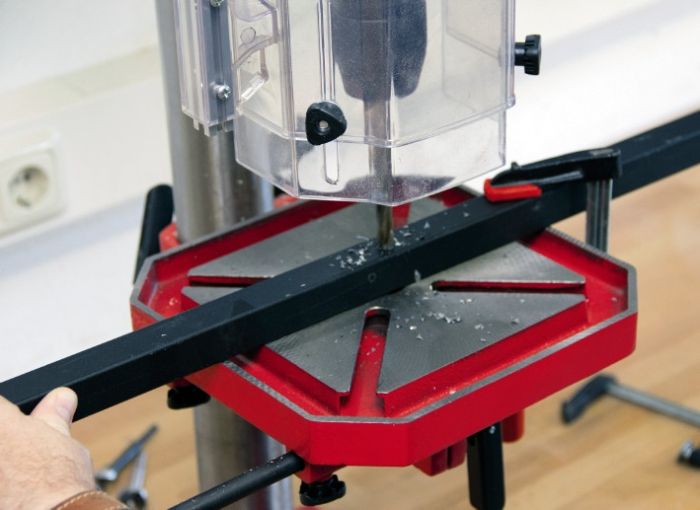 Верстат свердлильний, 750 Вт, обороти з регулюванням 450-2500 об/хв, свердло 1-16 мм, виліт 152 мм, LED, індукційний двигун Einhell TE-BD 750 E