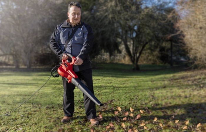 Пилосос садовий, 3000 Вт, видування 300 км/год, всмоктування 840 м3/год