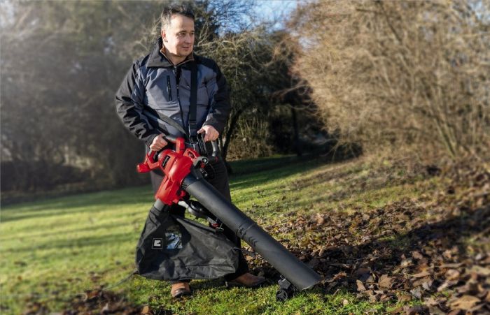 Пилосос садовий, 3000 Вт, видування 300 км/год, всмоктування 840 м3/год