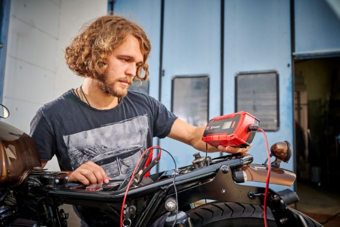 Зарядное устройство Einhell CE-BC 5 M LiFePO4 (1002251)