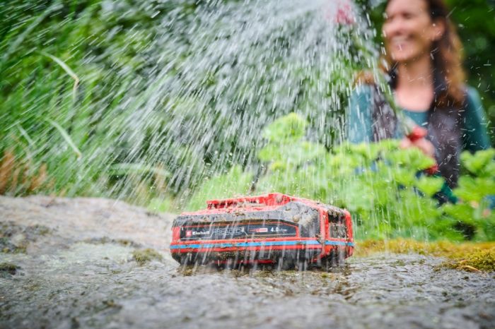 Акумулятор 4.0 Аг, герметичний, захист від води і пилу, макс. 900 Вт, тонкий корпус