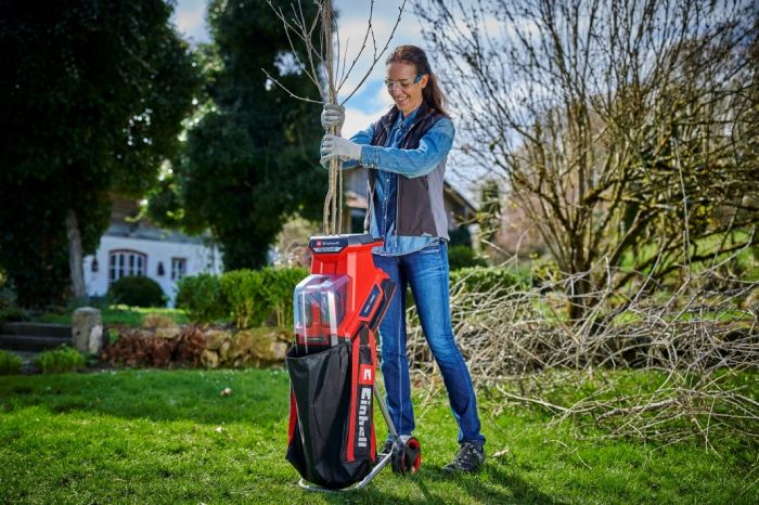 Подрібнювач садовий акумуляторний X-Change (без акум.), 36В, діам. гілок до 25 мм, ножі, шум 100 дБ, бак 55 літрів, 3000 об/хв, рекомендовано акумулятори 5.2 Аг і більше