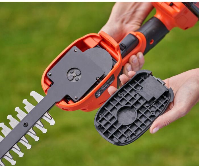 Кущоріз-ножиці акумуляторні BLACK+DECKER BCSS18D1