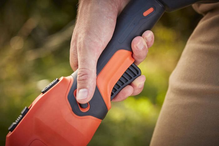 Тример акумуляторний безщітковий BLACK+DECKER BCSTE636L1