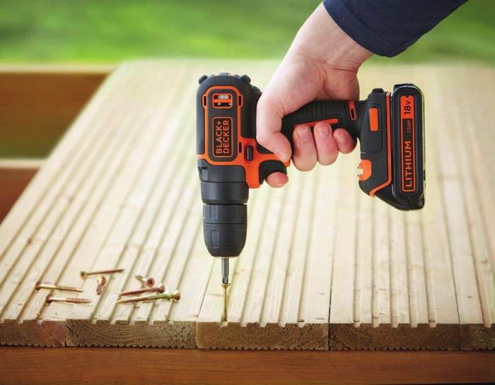 Дриль-шурупокрут акумуляторний BLACK+DECKER BDCDC18KB