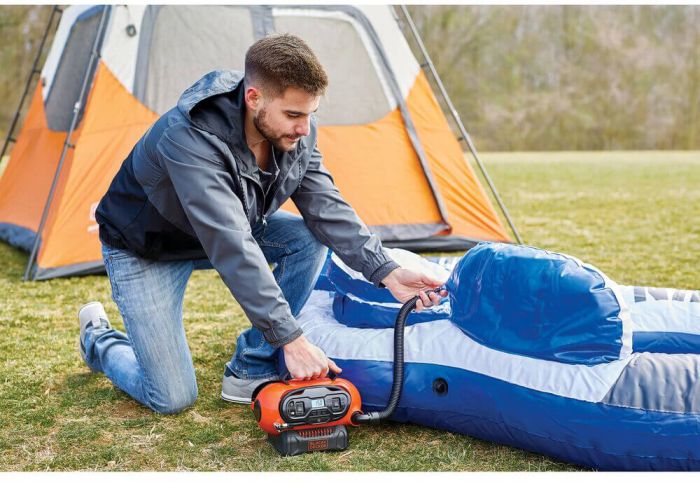 Компресор автомобільний акумуляторний BLACK+DECKER BDCINF18N