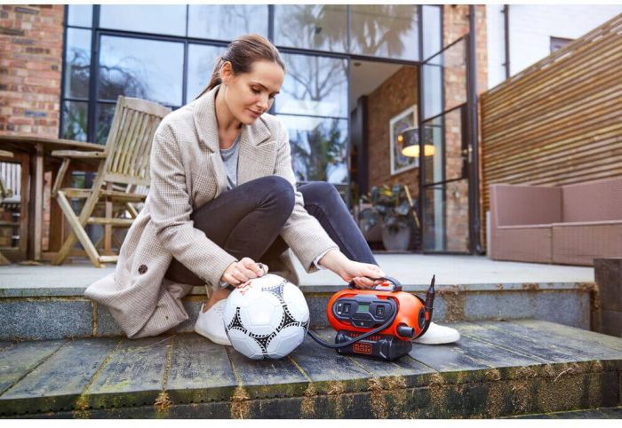 Компресор автомобільний акумуляторний BLACK+DECKER BDCINF18N