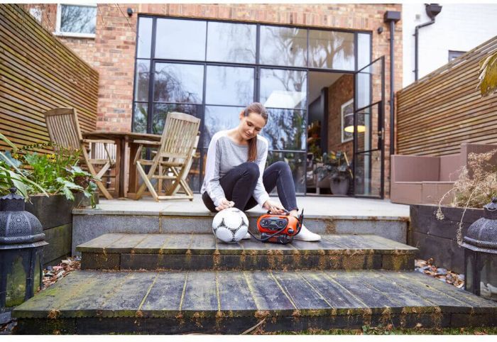 Компресор автомобільний акумуляторний BLACK+DECKER BDCINF18N