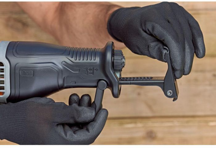 Пила шабельна мережева BLACK+DECKER BES301