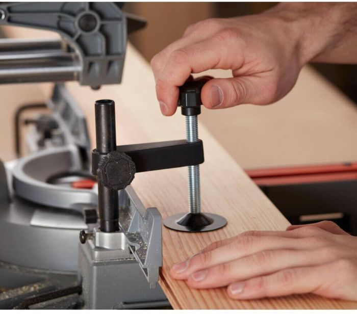 Пила торцювальна мережева BLACK+DECKER BES710