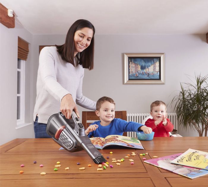 Пилосос акумуляторний BLACK+DECKER BHHV520JF