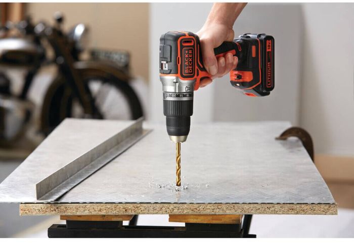 Дриль-шурупокрут ударний безщітковий акумуляторний BLACK+DECKER BL188N