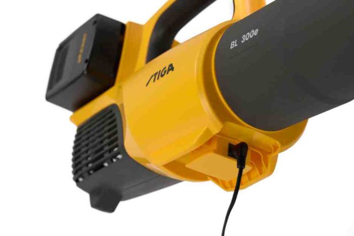 Повітродувка акумуляторна STIGA BL300eKit