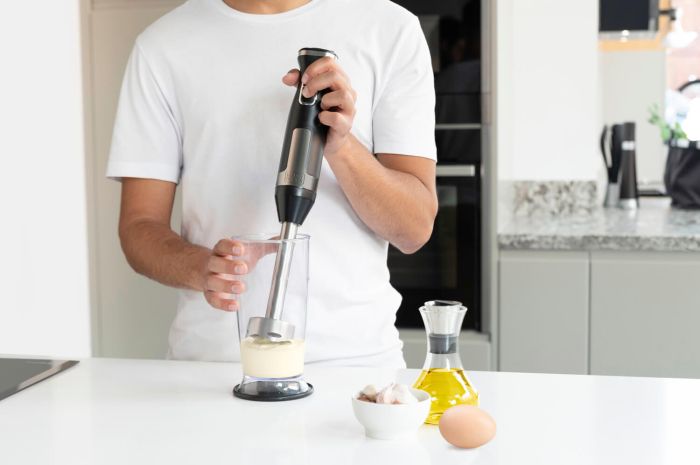 Ручний блендер BLACK+DECKER BXHBA1500E