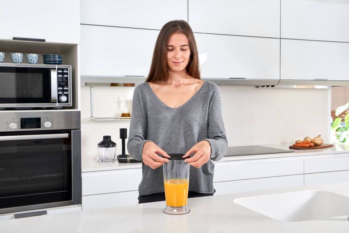 Ручний блендер BLACK+DECKER BXHBA1500E