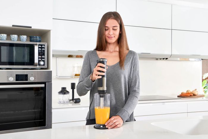 Ручний блендер BLACK+DECKER BXHBA1500E