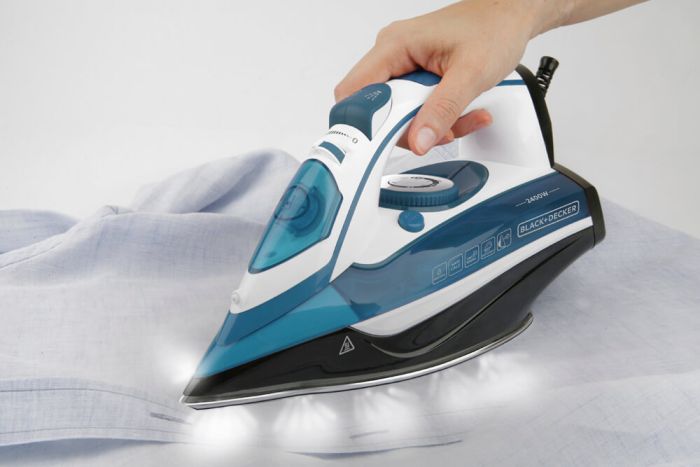 Праска BLACK+DECKER BXIR2402E