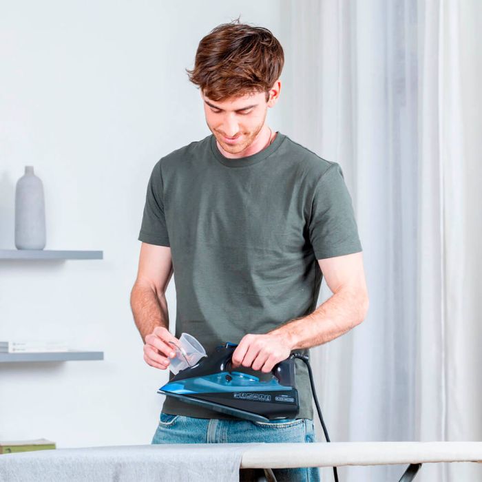 Праска BLACK+DECKER BXIR2606E