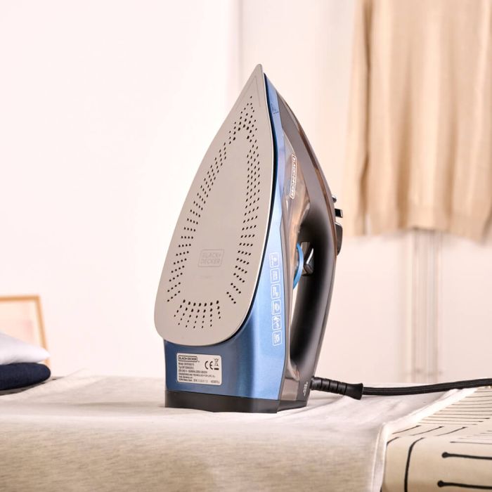 Праска BLACK+DECKER BXIR2801E