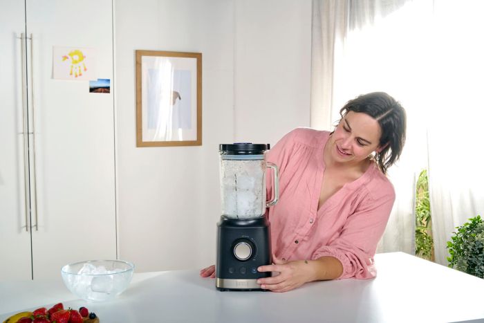 Стаціонарний блендер BLACK+DECKER BXJB2000E