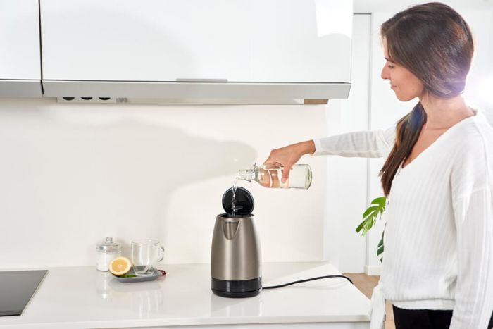 Електрочайник BLACK+DECKER BXKE2201E