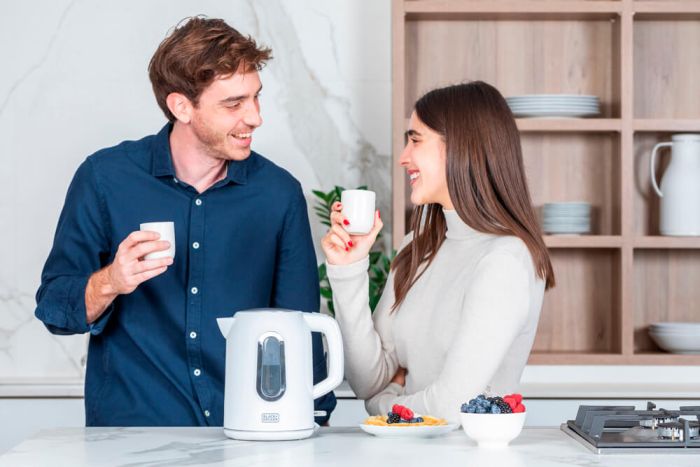 Електрочайник BLACK+DECKER BXKE2204E