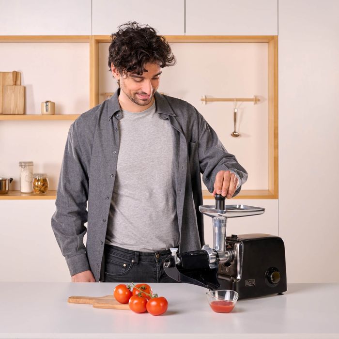 М’ясорубка BLACK+DECKER BXMMA2200E