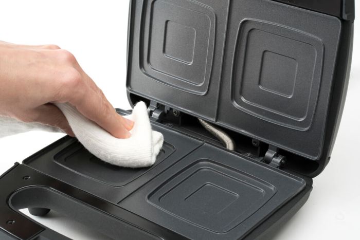 Бутербродниця BLACK+DECKER BXSA753E