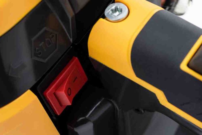 Пила ланцюгова бензинова STIGA CS750
