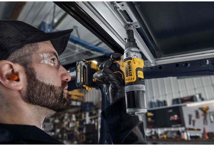 Заклепочник акумуляторний безщітковий DeWALT DCF414E2GT