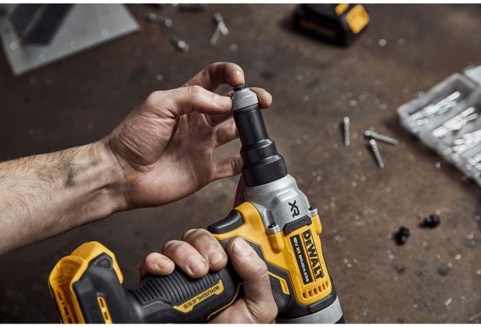 Заклепочник акумуляторний безщітковий DeWALT DCF414E2GT