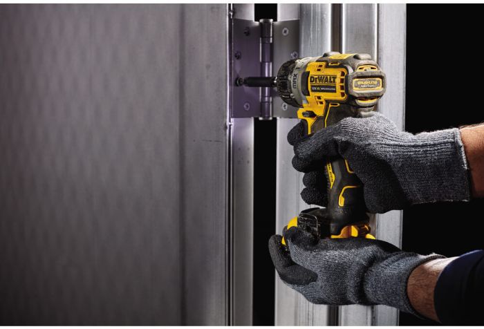 Шурупокрут акумуляторний безщітковий DeWALT DCF601N