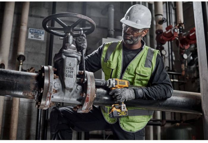 Гайкокрут ударний акумуляторний безщітковий DeWALT DCF891NT