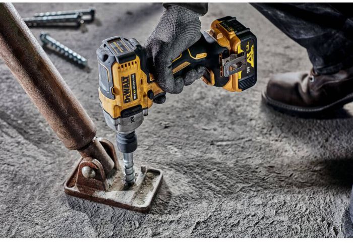 Гайкокрут ударний акумуляторний безщітковий DeWALT DCF891NT