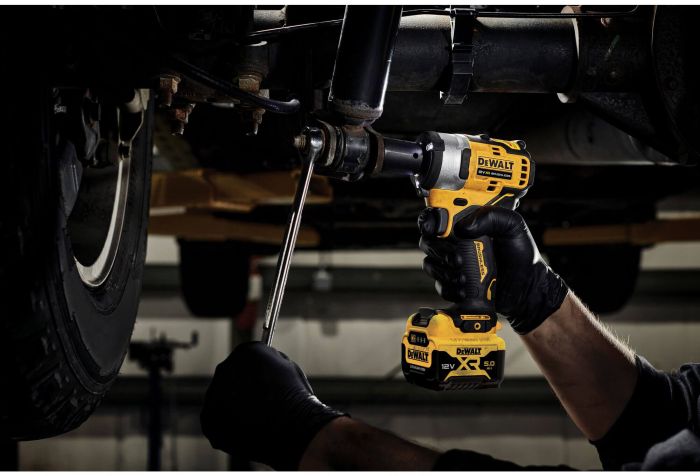 Гайкокрут ударный акумуляторний безщітковий DeWALT DCF901P2