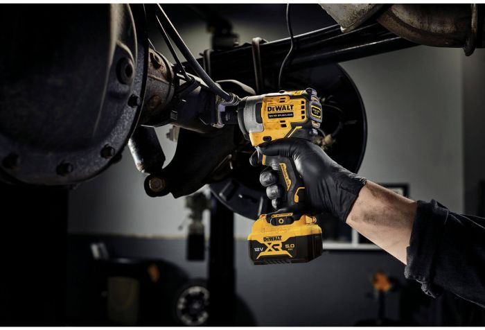 Гайкокрут ударный акумуляторний безщітковий DeWALT DCF901P2