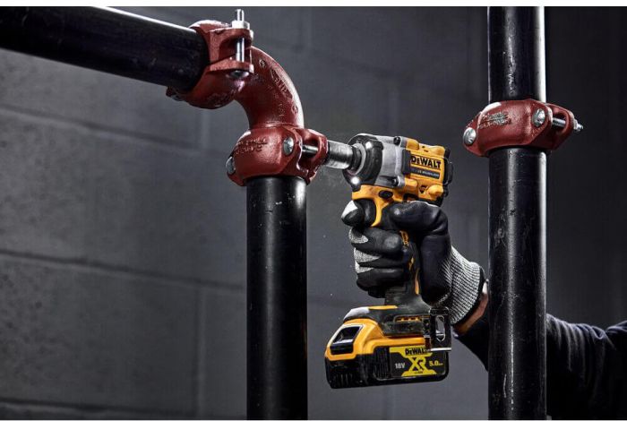 Гайкокрут ударний акумуляторний безщітковий DeWALT DCF922P2T