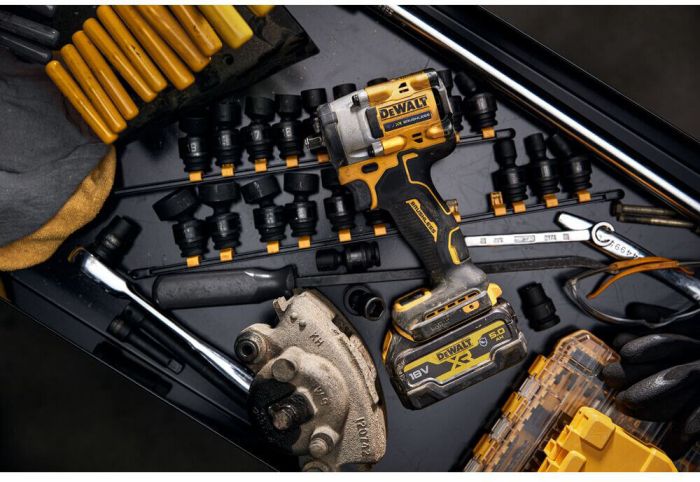 Гайкокрут ударний акумуляторний безщітковий DeWALT DCF923P2G