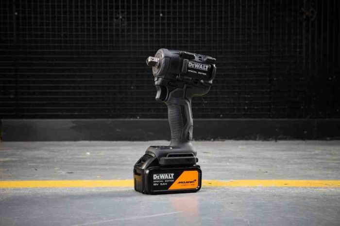 Гайкокрут ударний акумуляторний безщітковий McLaren F1 TEAM SPECIAL EDITION DeWALT DCF92MP2T