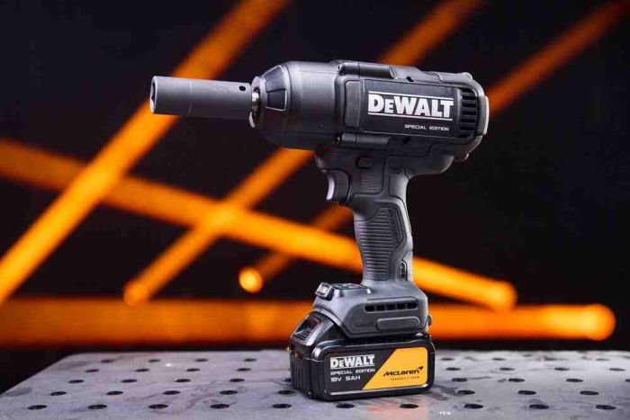 Гайкокрут ударний акумуляторний безщітковий McLaren F1 TEAM SPECIAL EDITION DeWALT DCF99MP2T