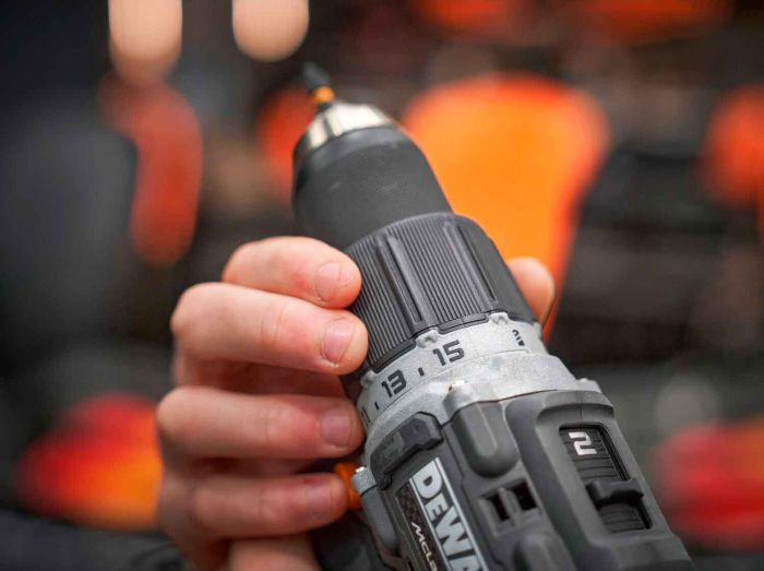 Набір з двох інструментів акумуляторних безщіткових McLaren F1 TEAM LIMITED EDITION DeWALT DCK200MP2T