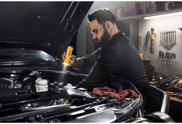 Ліхтар світлодіодний акумуляторний DeWALT DCL183